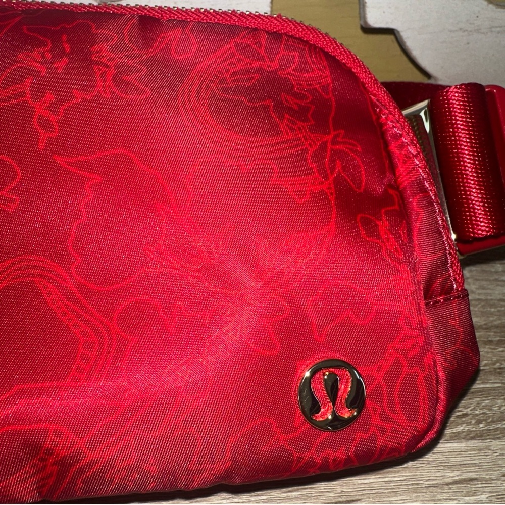 Lululemon Year of The Snake Bag Limited Edition Never Used NWOT - Picture 2 of 13